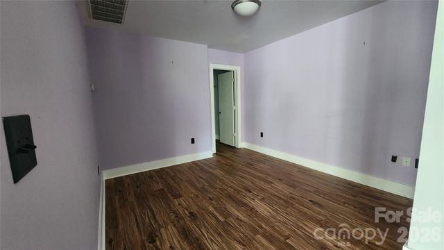 505 E 6th Street 301, Charlotte, NC 28202