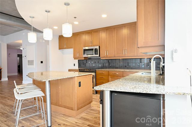 505 E 6th Street 301, Charlotte, NC 28202
