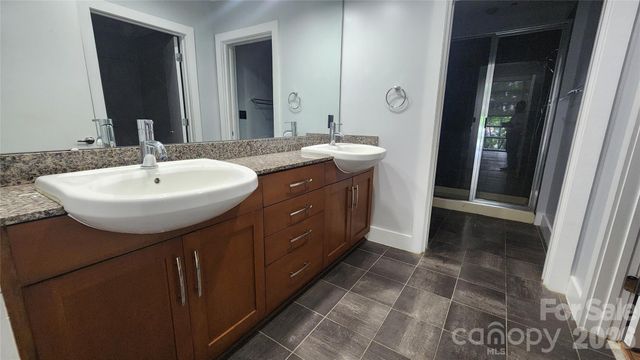 505 E 6th Street 301, Charlotte, NC 28202