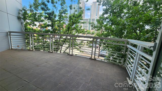 505 E 6th Street 301, Charlotte, NC 28202