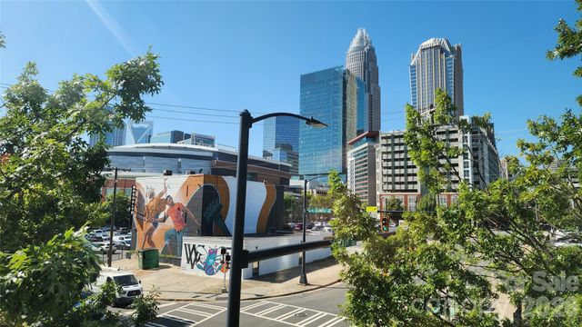 505 E 6th Street 301, Charlotte, NC 28202