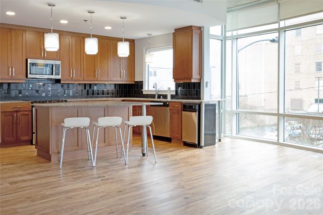 505 E 6th Street 301, Charlotte, NC 28202