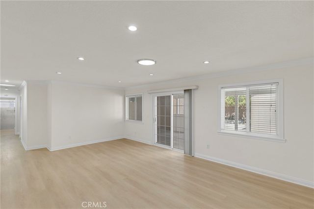 8012 Hesperia, Reseda, CA 91335