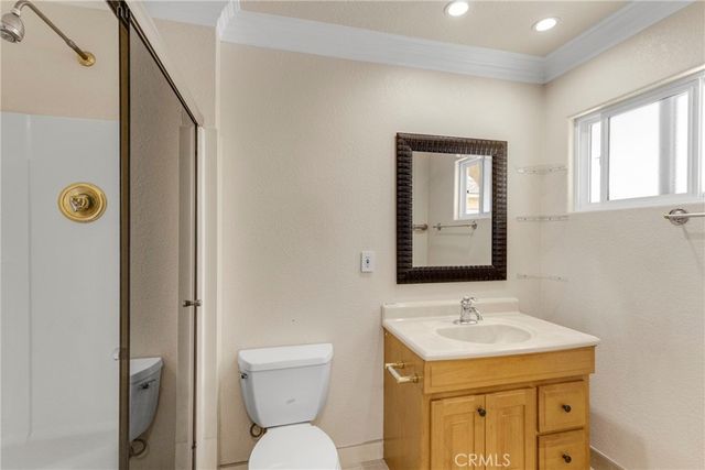 8012 Hesperia, Reseda, CA 91335