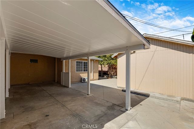 8012 Hesperia, Reseda, CA 91335