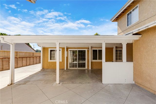 8012 Hesperia, Reseda, CA 91335