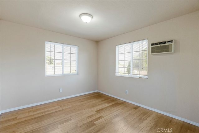 8012 Hesperia, Reseda, CA 91335