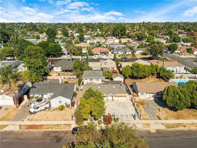 8012 Hesperia, Reseda, CA 91335