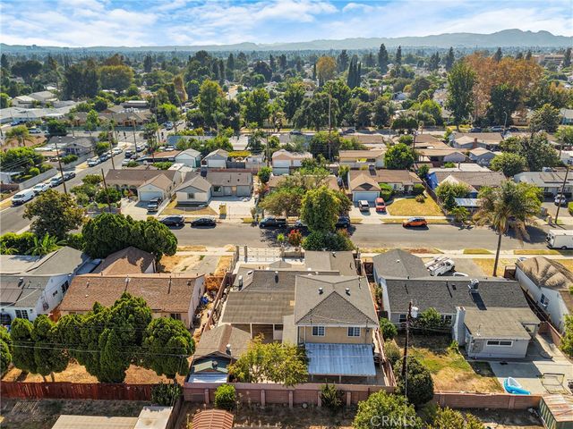 8012 Hesperia, Reseda, CA 91335