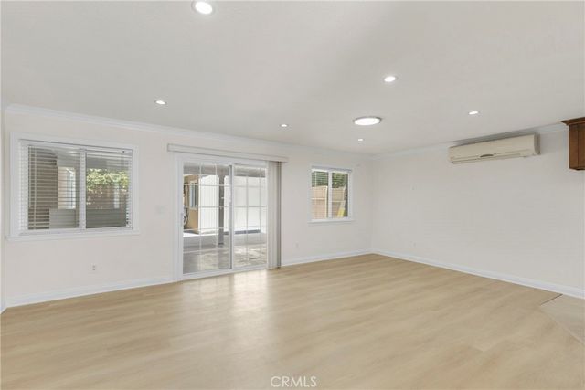 8012 Hesperia, Reseda, CA 91335
