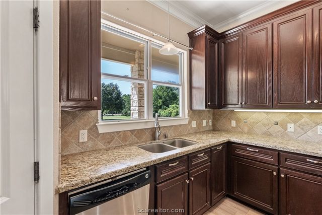 6701 Old Reliance Road, Bryan, TX 77808