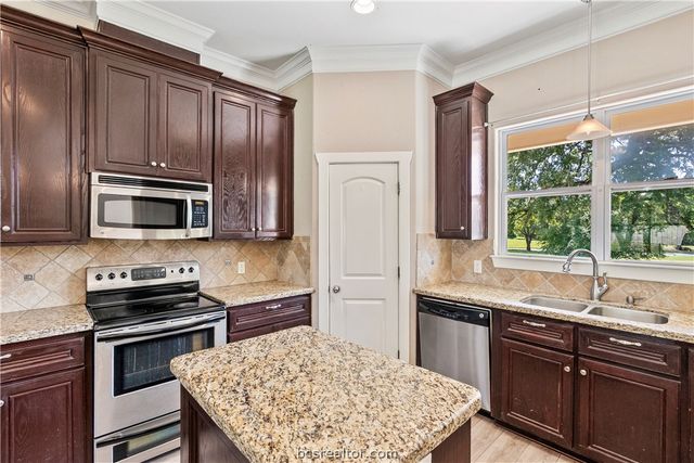 6701 Old Reliance Road, Bryan, TX 77808