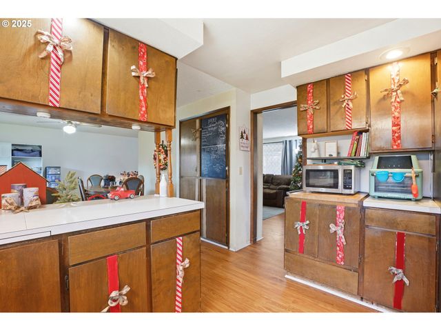 2578 Ne MORLAN Ave, Gresham, OR 97030