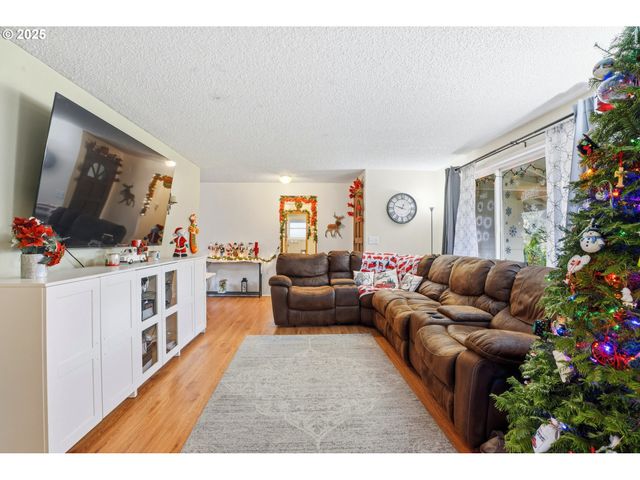 2578 Ne MORLAN Ave, Gresham, OR 97030