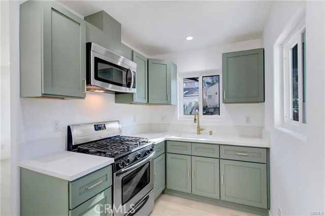 401 Kendall Avenue, Los Angeles, CA 90042