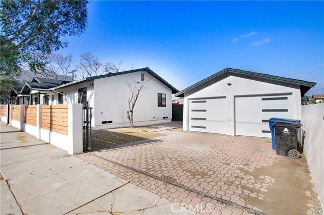 401 Kendall Avenue, Los Angeles, CA 90042