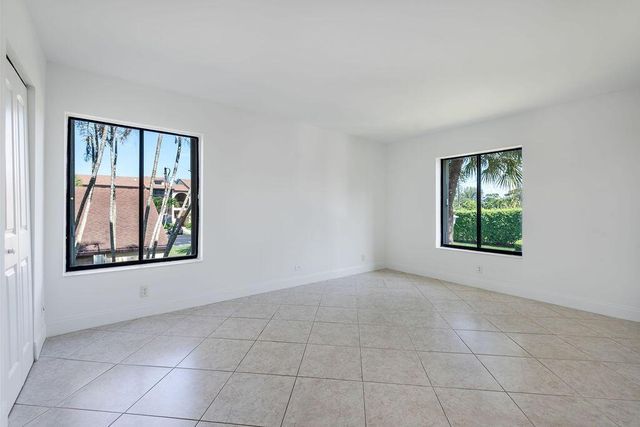 617 Sea Pine Way D2, Greenacres, FL 33415