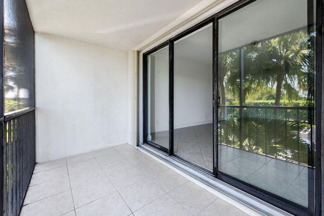 617 Sea Pine Way D2, Greenacres, FL 33415
