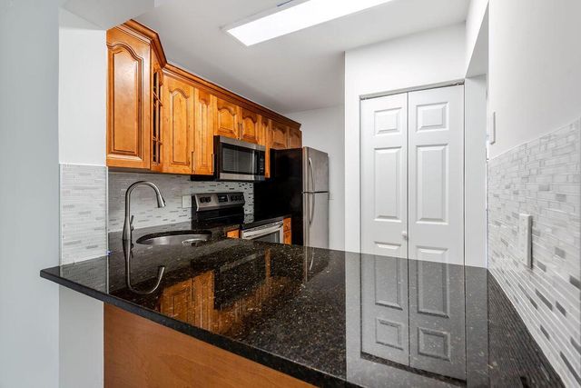 617 Sea Pine Way D2, Greenacres, FL 33415