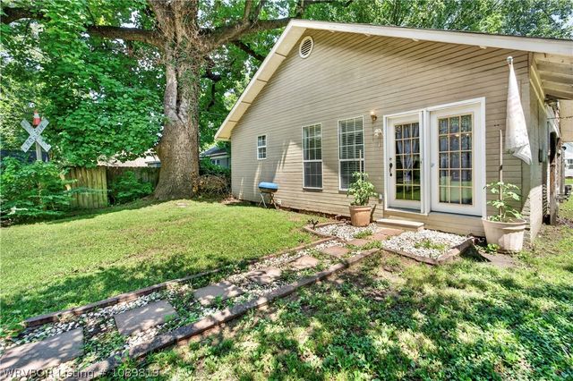 2210 S N Street, Fort Smith, AR 72901