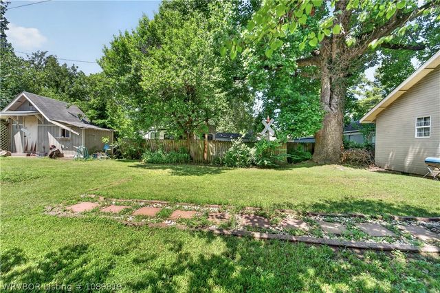 2210 S N Street, Fort Smith, AR 72901
