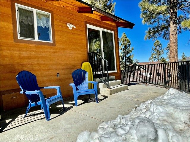 43399 Primrose Dr, Big Bear Lake, CA 92315