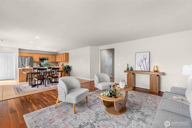 6864 Fresco Drive SE, Lacey, WA 98513