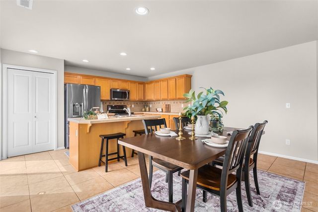 6864 Fresco Drive SE, Lacey, WA 98513