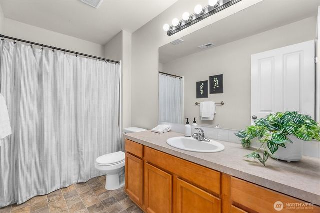 6864 Fresco Drive SE, Lacey, WA 98513