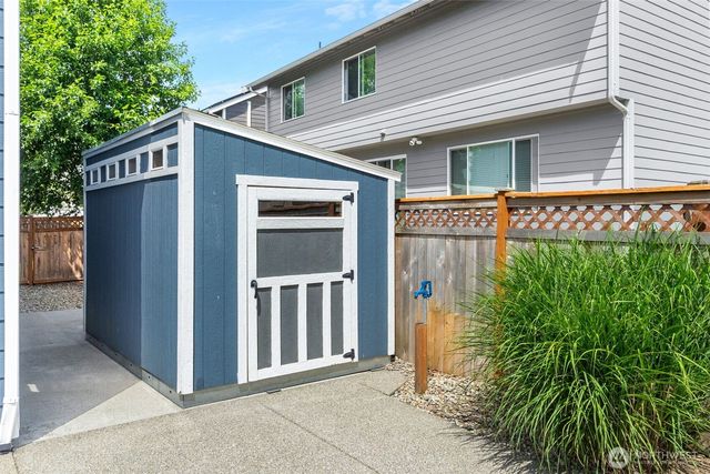 6864 Fresco Drive SE, Lacey, WA 98513