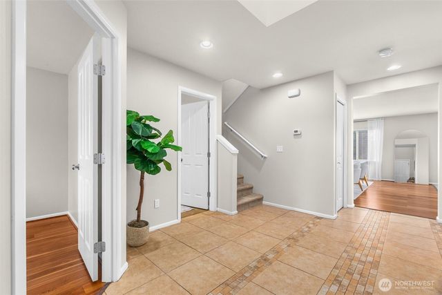 6864 Fresco Drive SE, Lacey, WA 98513