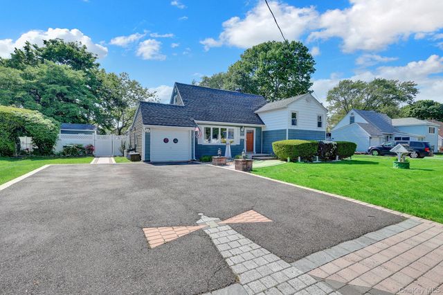 1456 Peters Boulevard, Bay Shore, NY 11706