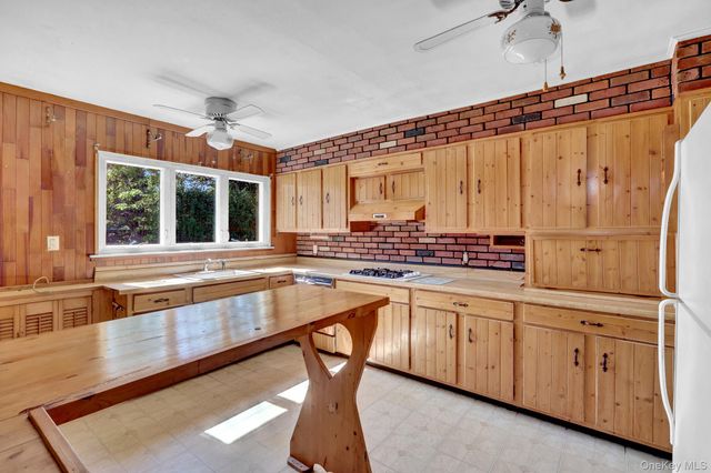 1456 Peters Boulevard, Bay Shore, NY 11706