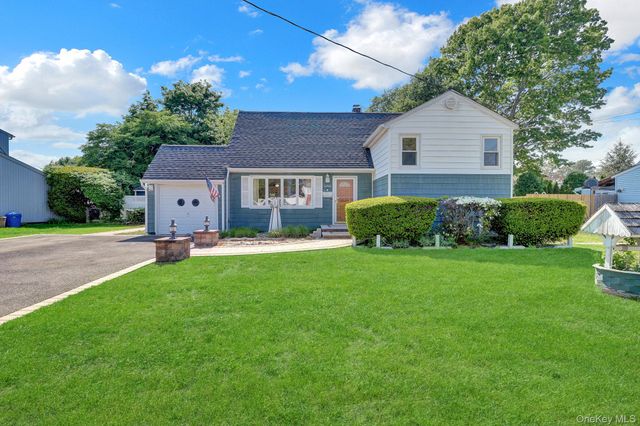 1456 Peters Boulevard, Bay Shore, NY 11706
