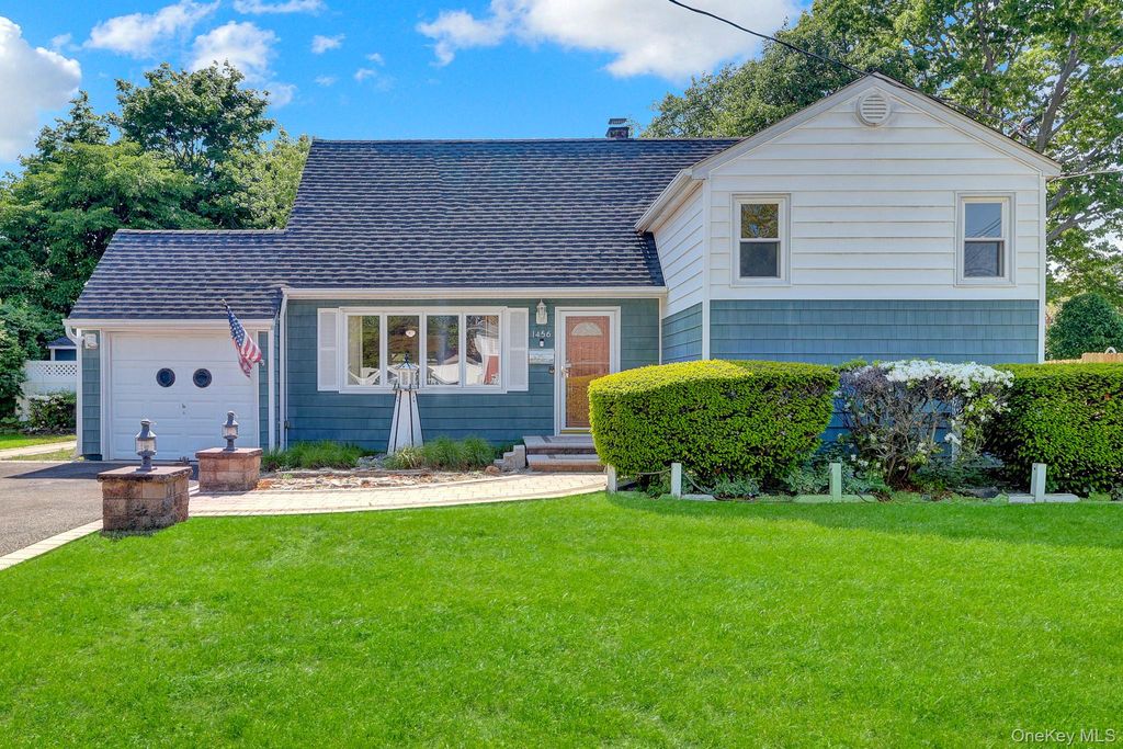 1456 Peters Boulevard, Bay Shore, NY 11706