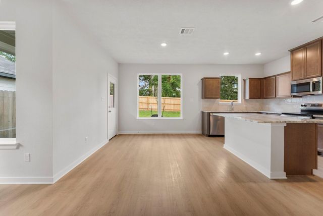 309 Rockbridge Drive, Huntsville, TX 77340