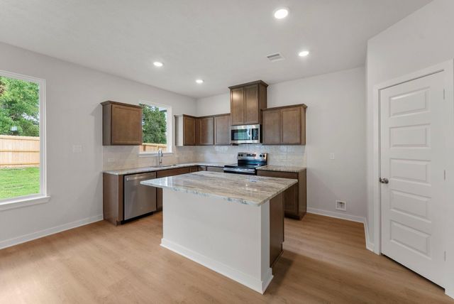 309 Rockbridge Drive, Huntsville, TX 77340