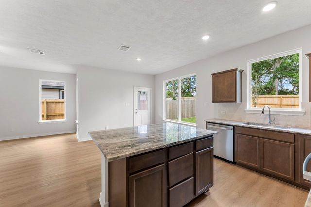 309 Rockbridge Drive, Huntsville, TX 77340