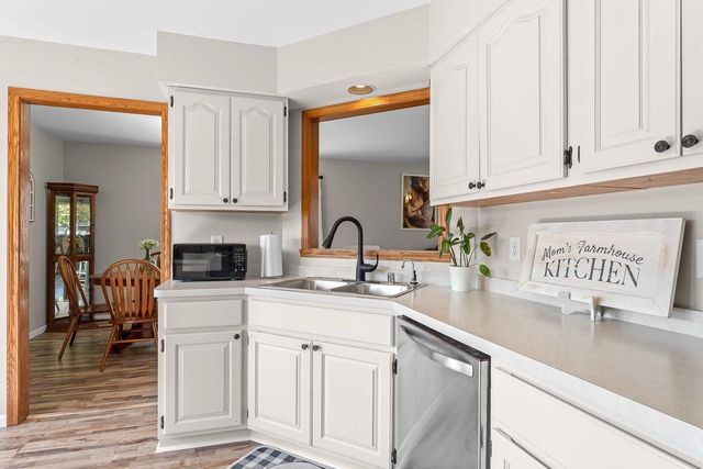 633 Naragansett Avenue, Baraboo, WI 53913