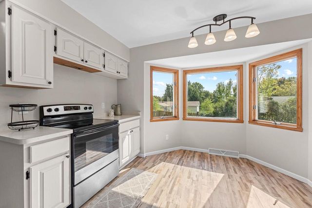 633 Naragansett Avenue, Baraboo, WI 53913