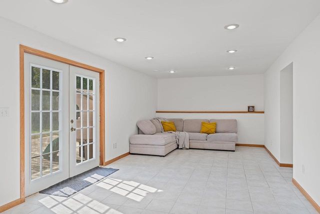 633 Naragansett Avenue, Baraboo, WI 53913