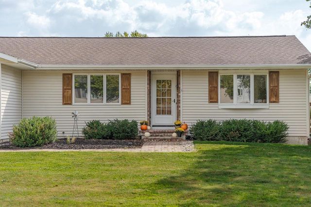 633 Naragansett Avenue, Baraboo, WI 53913