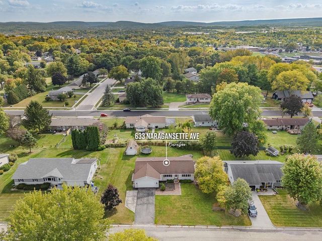 633 Naragansett Avenue, Baraboo, WI 53913