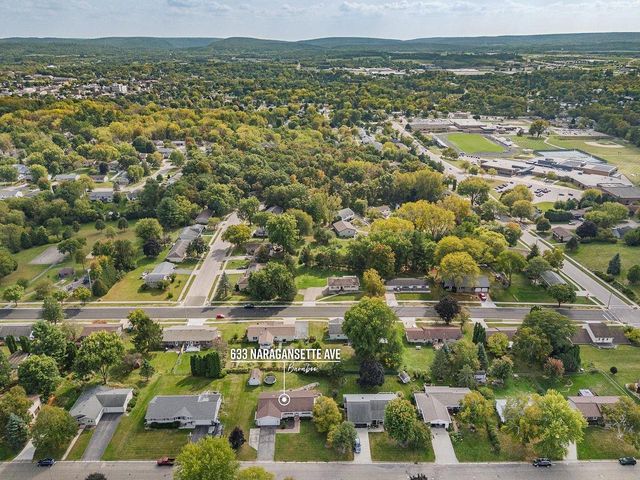 633 Naragansett Avenue, Baraboo, WI 53913
