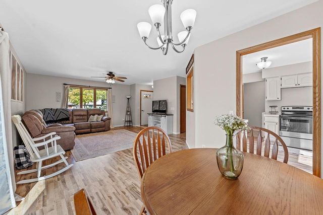 633 Naragansett Avenue, Baraboo, WI 53913