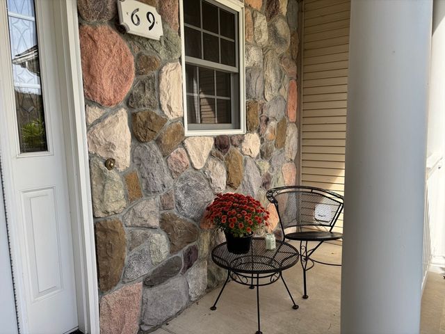 69 High Pine Cir 69, Wilbraham, MA 01095