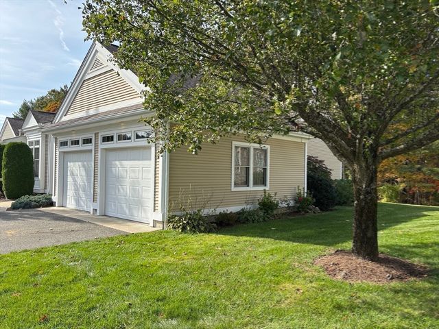 69 High Pine Cir 69, Wilbraham, MA 01095