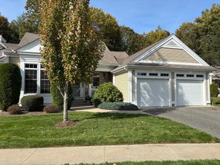 69 High Pine Cir 69, Wilbraham, MA 01095