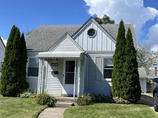 24883 Wilmot Avenue, Eastpointe, MI 48021