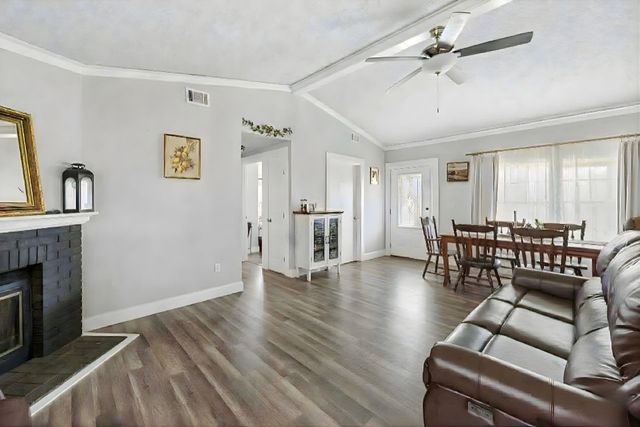 300 Hay Meadow Lane, Shepherd, TX 77371